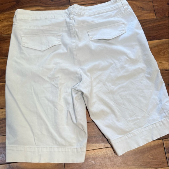 Women’s White Casual Shorts - Picture 5 of 6